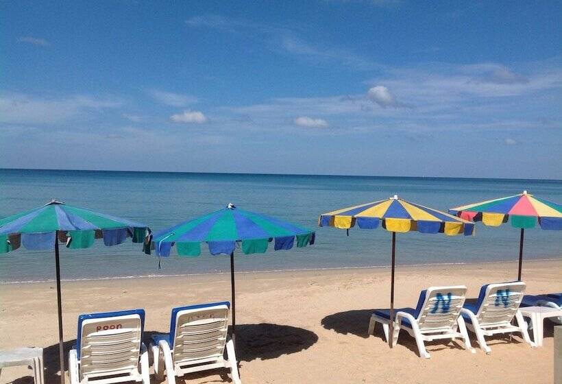 בית מלון כפרי Ruan Mai Naiyang Beach Resort