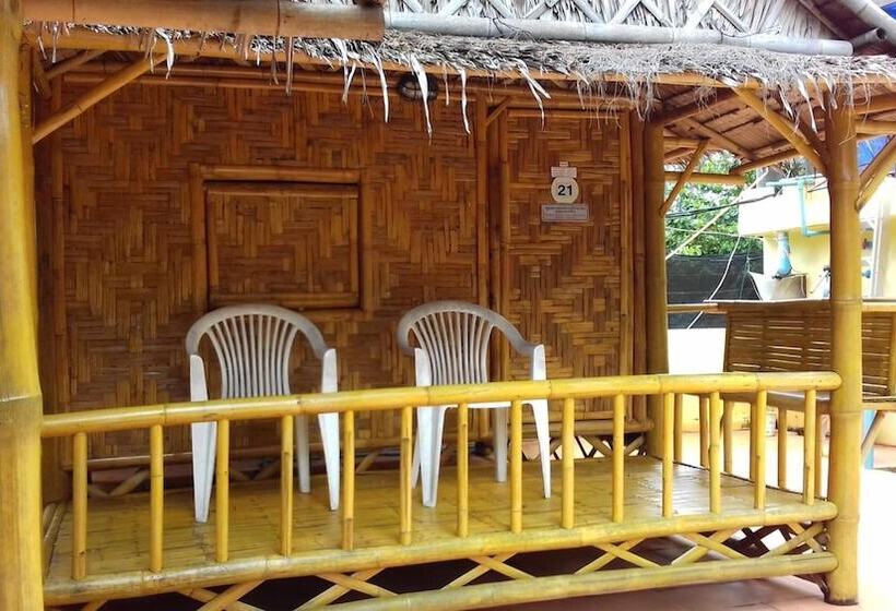 בית מלון כפרי Ruan Mai Naiyang Beach Resort