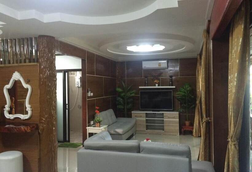 בית מלון כפרי Ruan Mai Naiyang Beach Resort