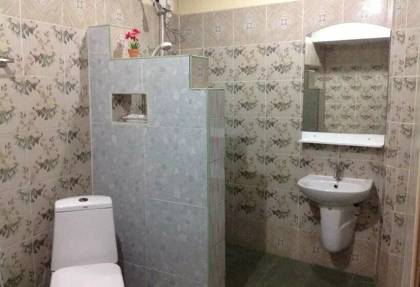 Szálloda Ruan Mai Naiyang Beach Resort