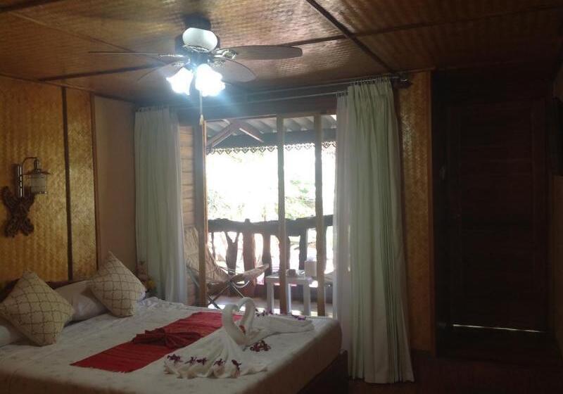 בית מלון כפרי Ruan Mai Naiyang Beach Resort