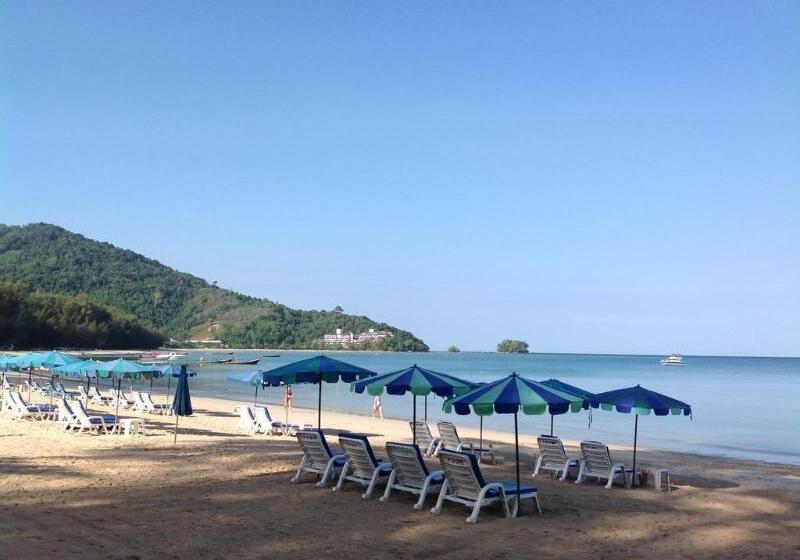 בית מלון כפרי Ruan Mai Naiyang Beach Resort