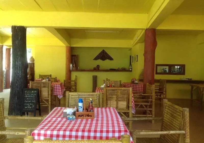 Szálloda Ruan Mai Naiyang Beach Resort