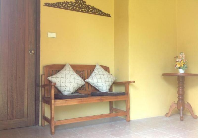 בית מלון כפרי Ruan Mai Naiyang Beach Resort