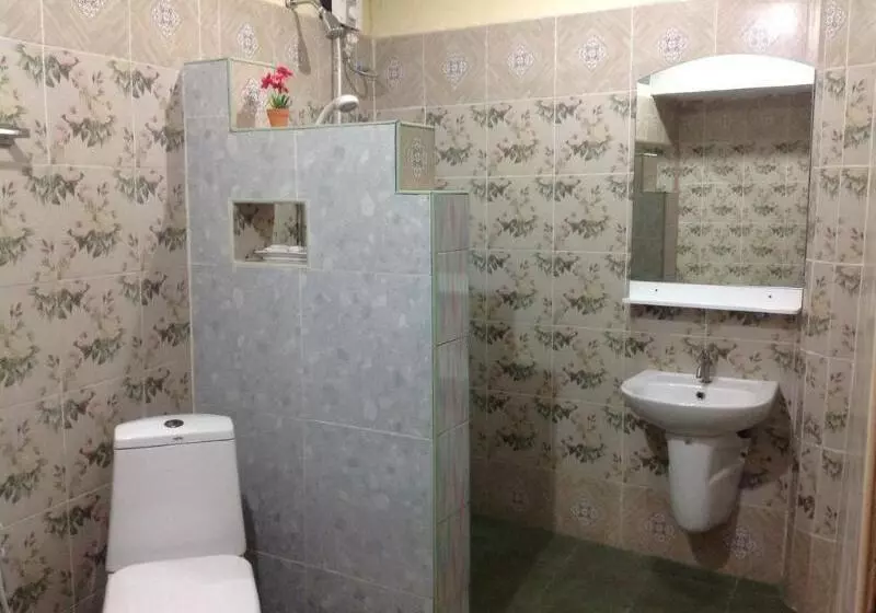 Szálloda Ruan Mai Naiyang Beach Resort