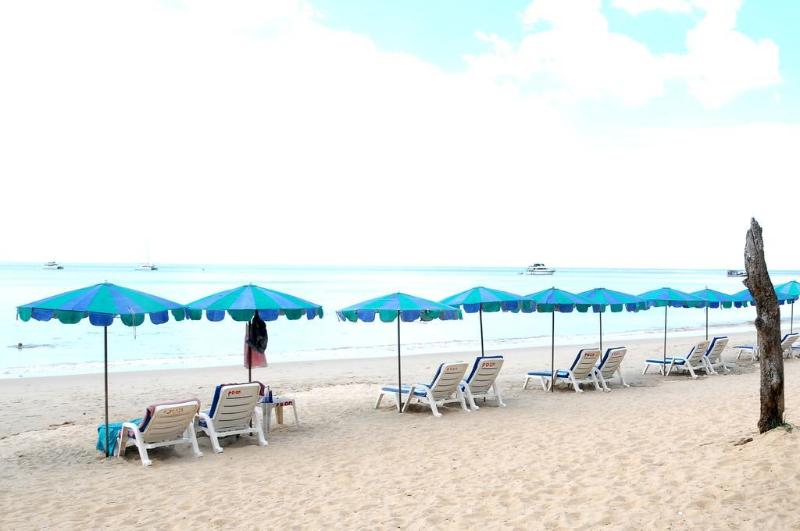 בית מלון כפרי Ruan Mai Naiyang Beach Resort