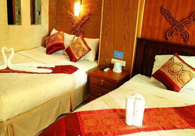 Szálloda Ruan Mai Naiyang Beach Resort