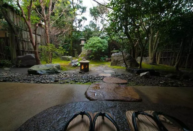 בית מלון כפרי Yakakutei