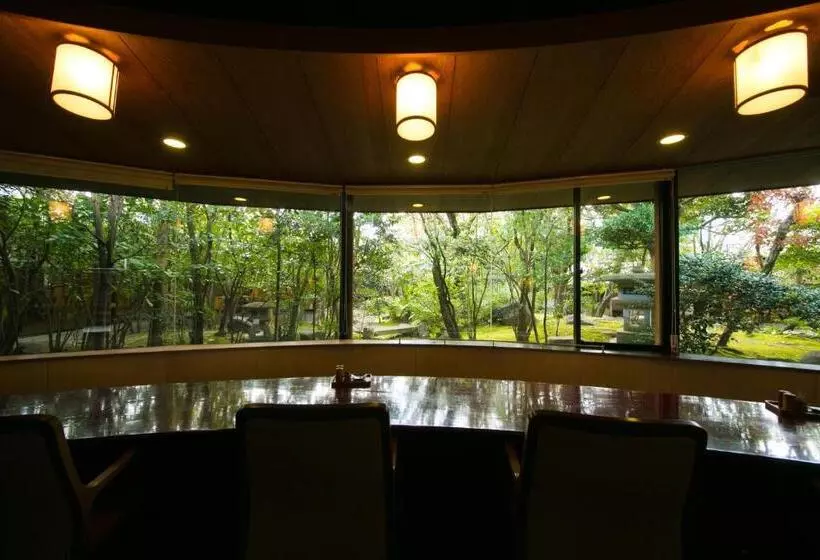 בית מלון כפרי Yakakutei