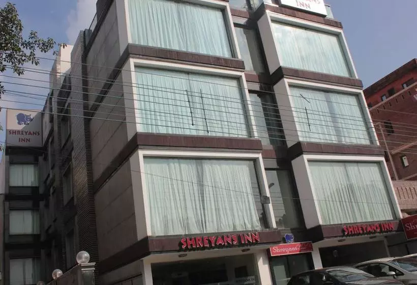 فندق Shreyans Inn