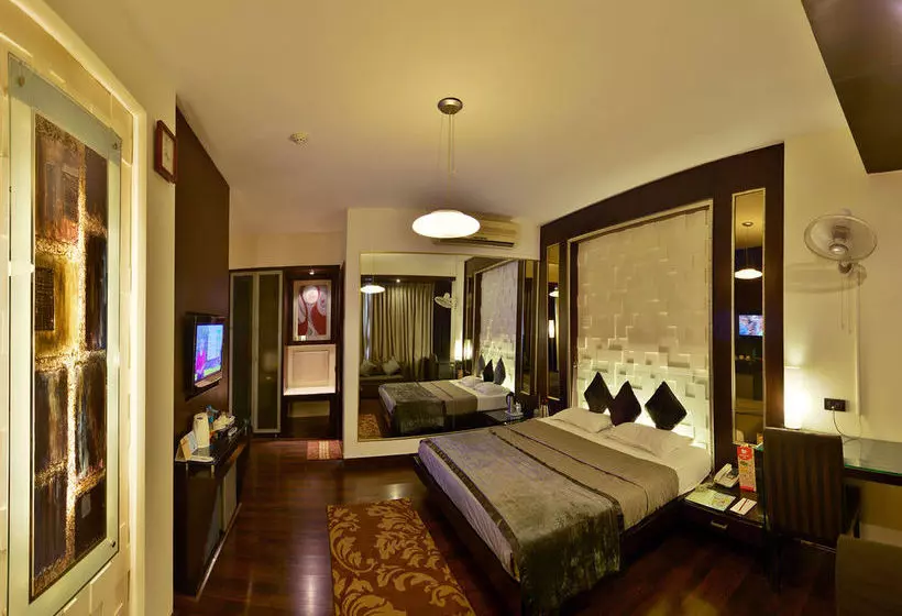 فندق Shreyans Inn