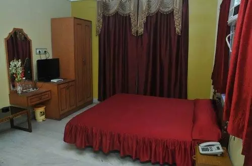 Отель New White Palace