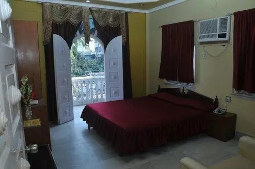 Отель New White Palace