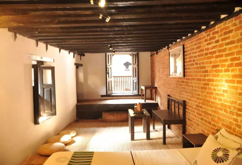 پانسیون Peacock Guest House