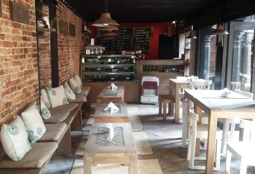 پانسیون Peacock Guest House