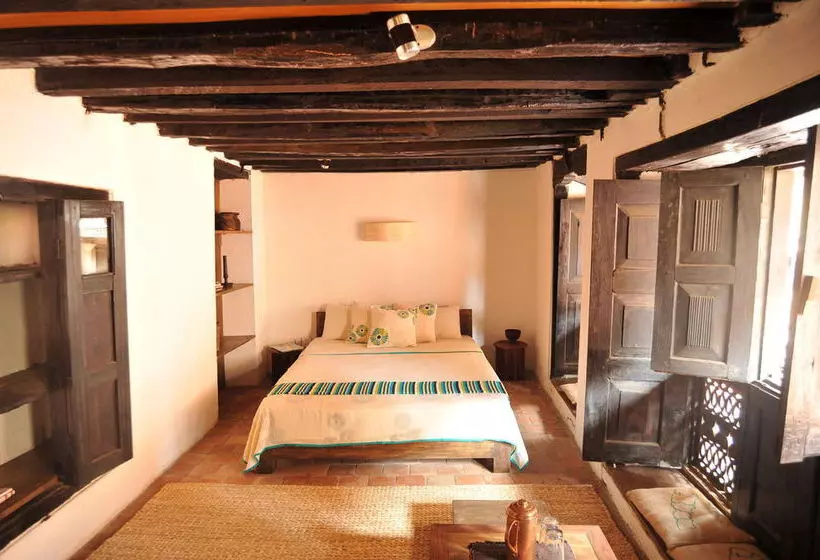 پانسیون Peacock Guest House