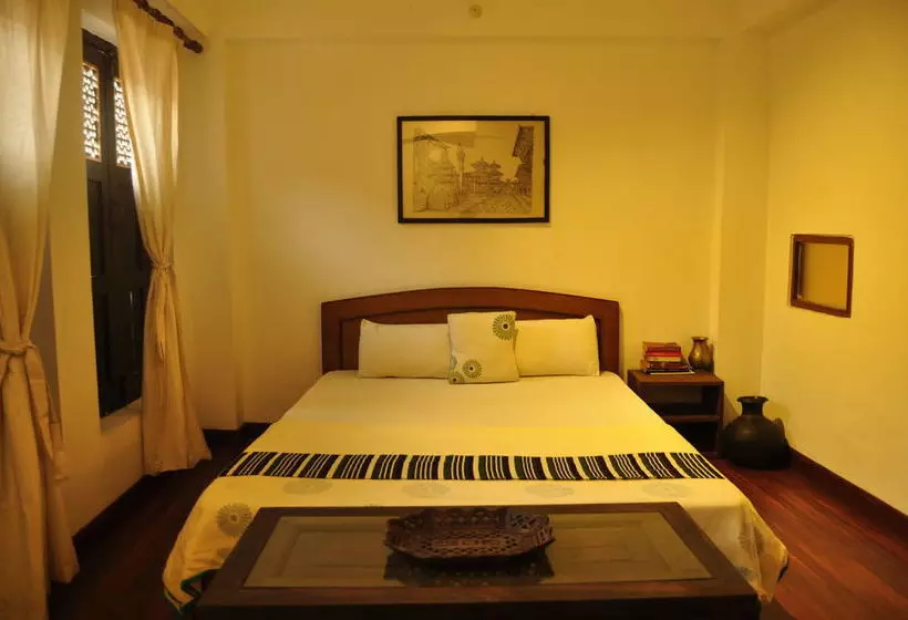 پانسیون Peacock Guest House