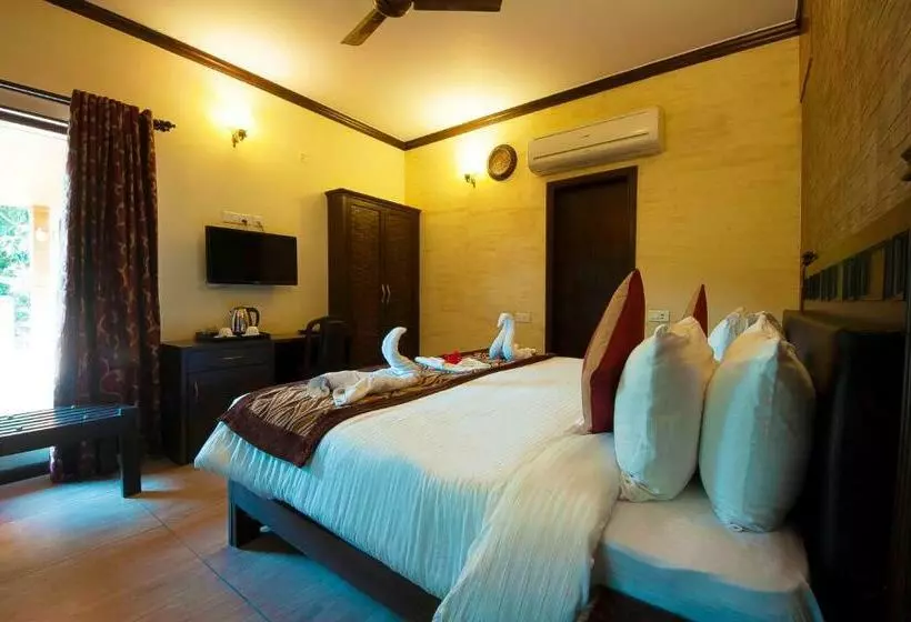 Tuskar S Riverside Resort