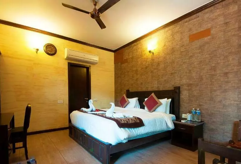 Tuskar S Riverside Resort