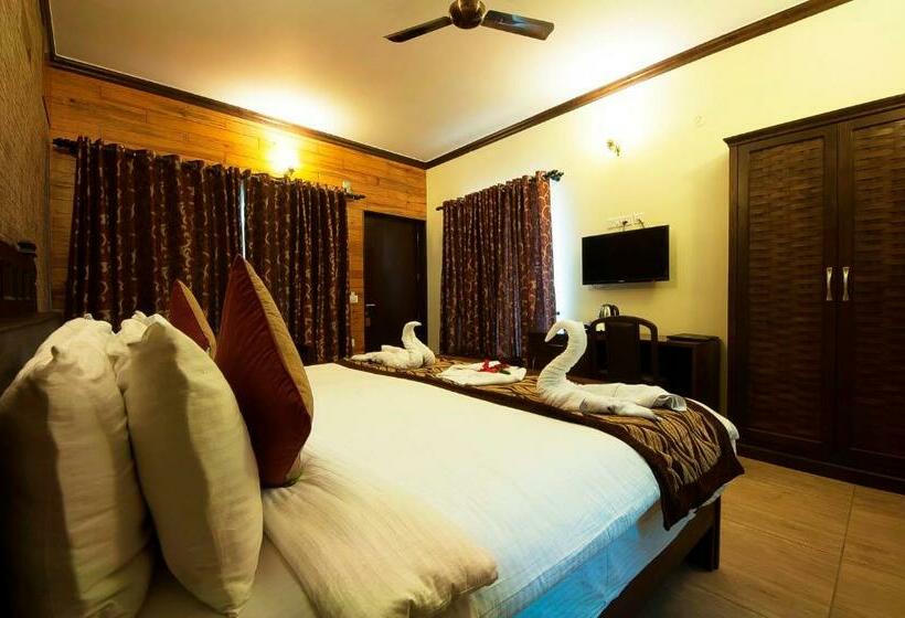 Tuskar S Riverside Resort