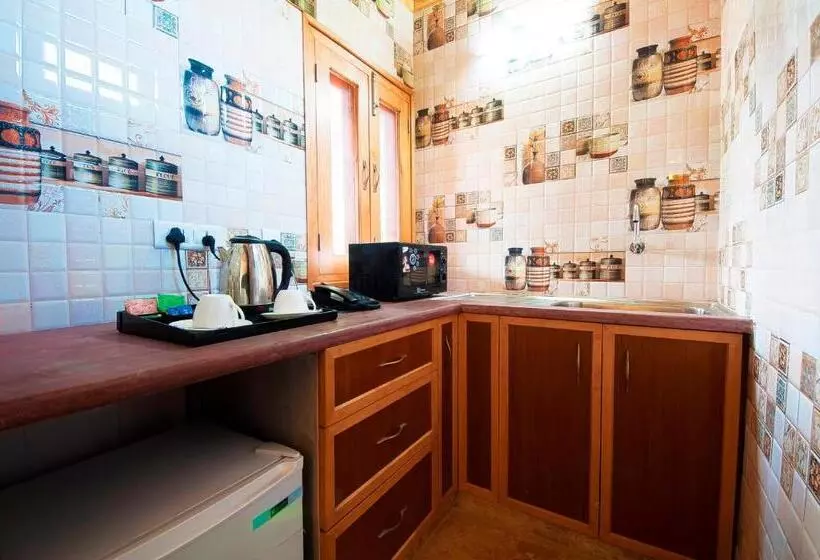 Tuskar S Riverside Resort