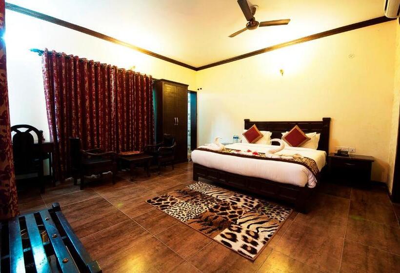 Tuskar S Riverside Resort