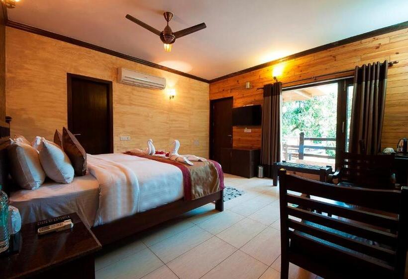 Tuskar S Riverside Resort