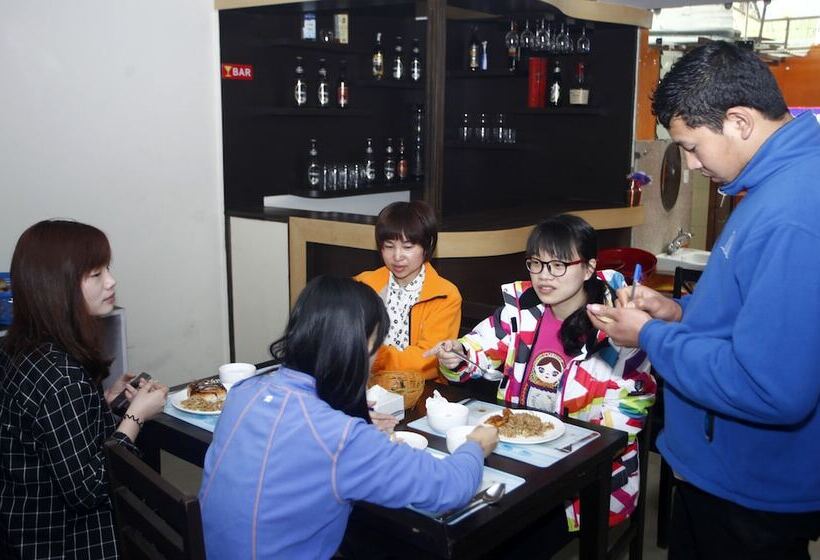 Alpine Hotel & Apartment