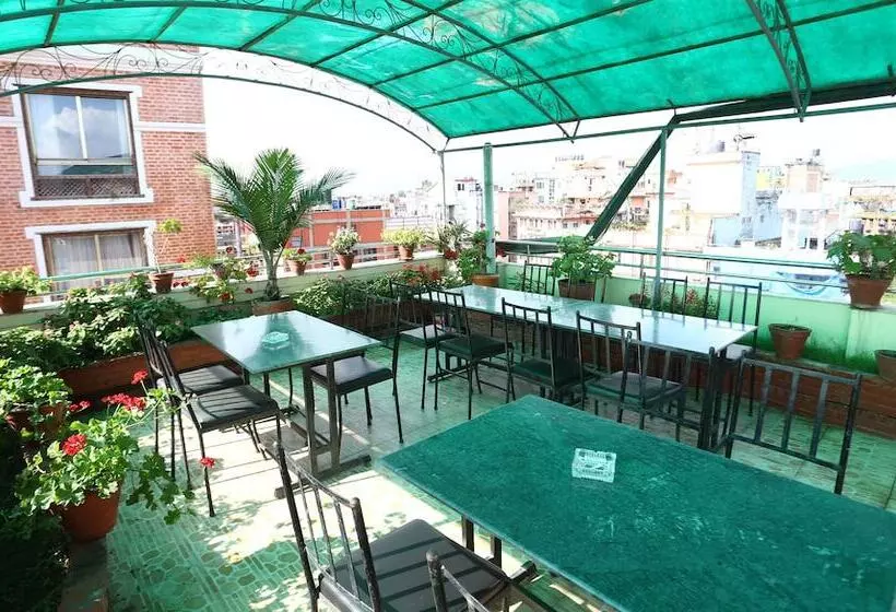 Alpine Hotel & Apartment