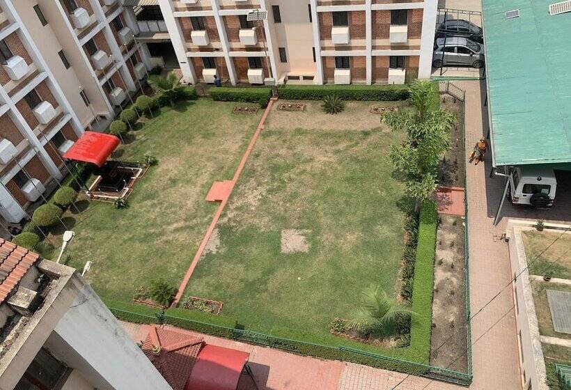 Alpine Hotel & Apartment