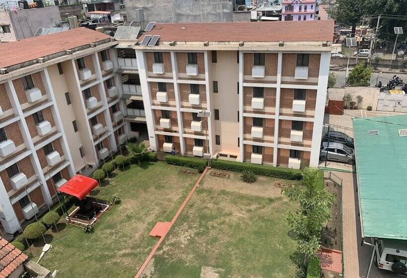 Alpine Hotel & Apartment