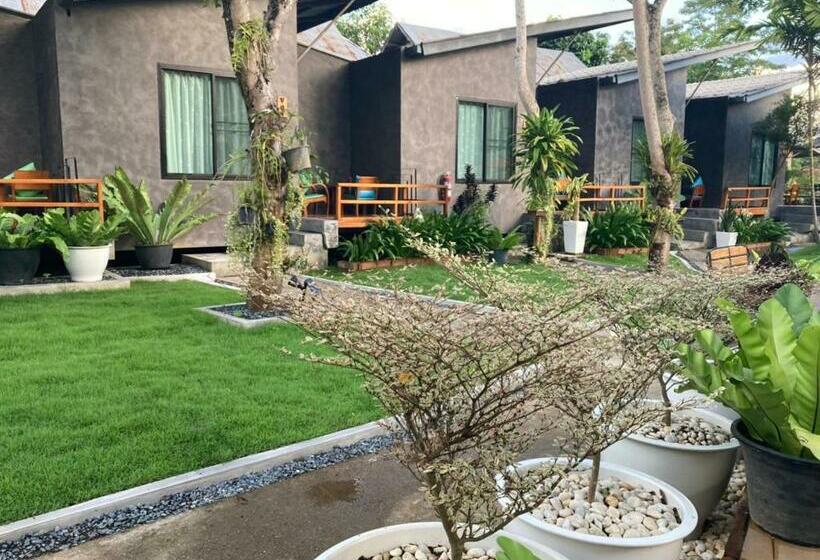 בית מלון כפרי Family House @ Pai