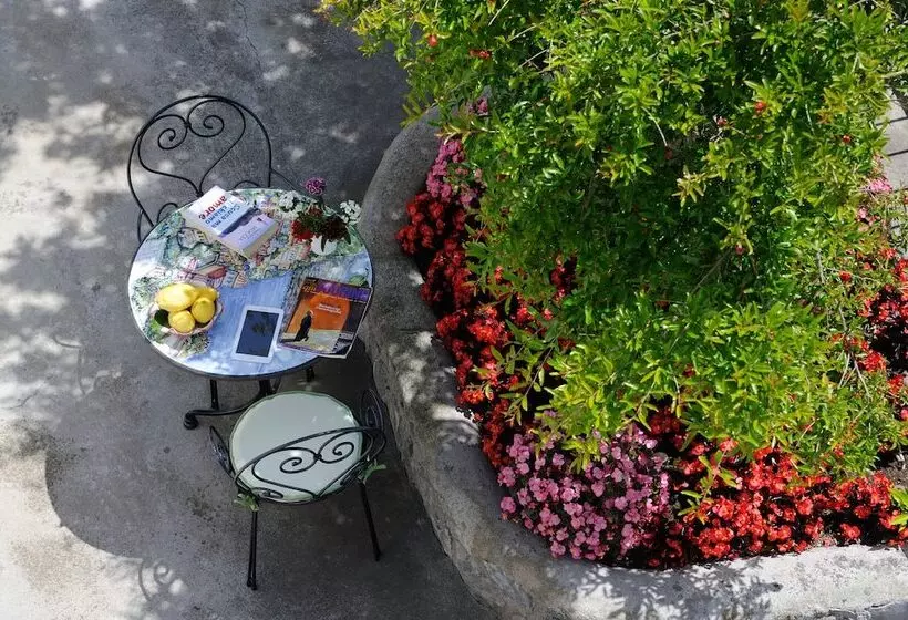 Отель La Casa Del Melograno