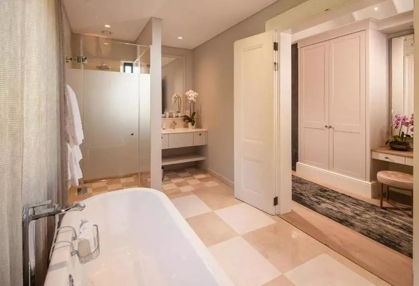 בית מלון כפרי Leeu Estates