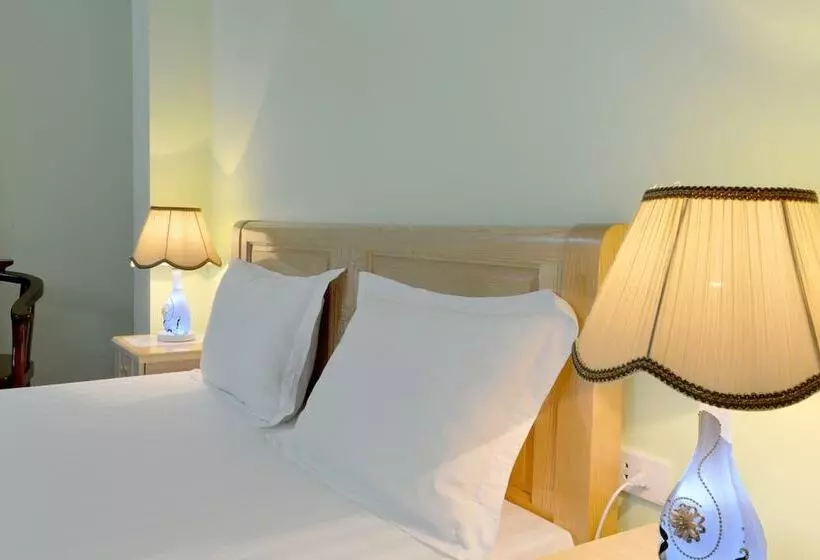 هتل Noi Bai Airport