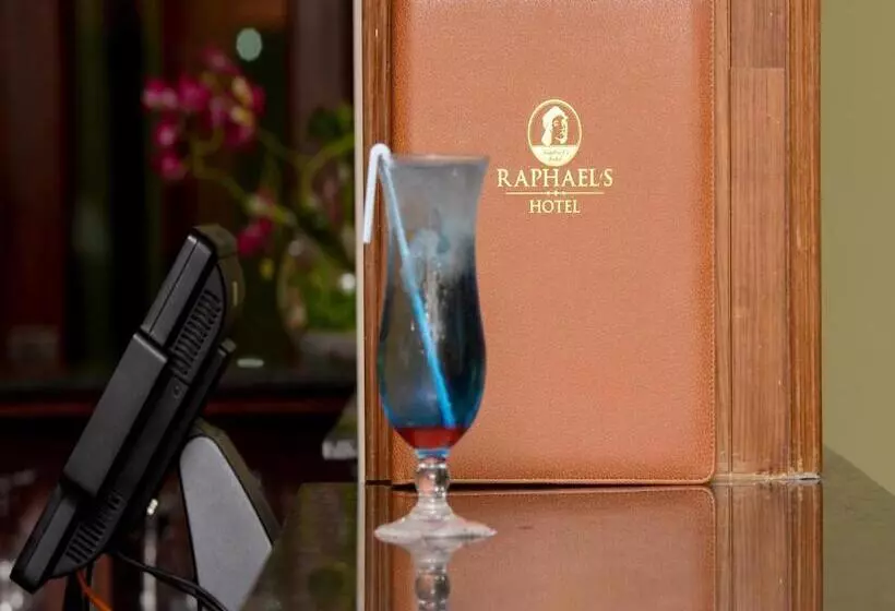 Hotel Raphael S