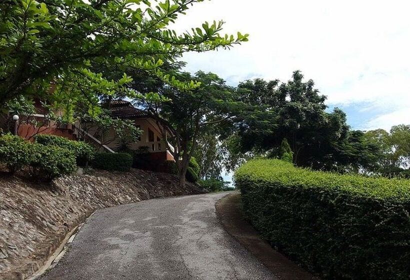 בית מלון כפרי Rimpu Hill Resort