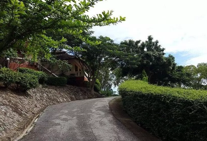 בית מלון כפרי Rimpu Hill Resort