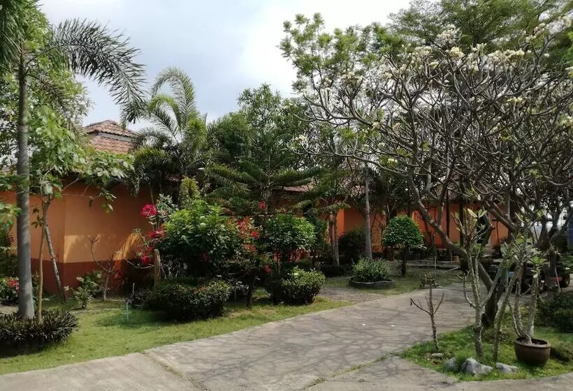 בית מלון כפרי Rimpu Hill Resort