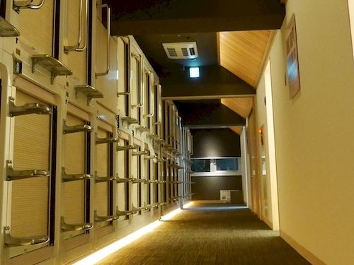 캡슐 호텔 Tokyo Ginza Bay