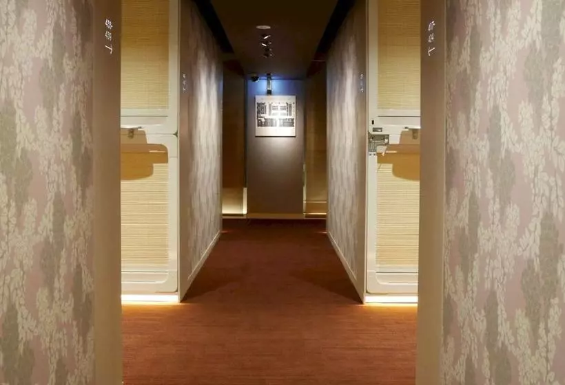 캡슐 호텔 Tokyo Ginza Bay