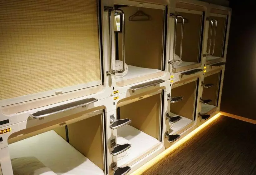 カプセルホテル Tokyo Ginza Bay