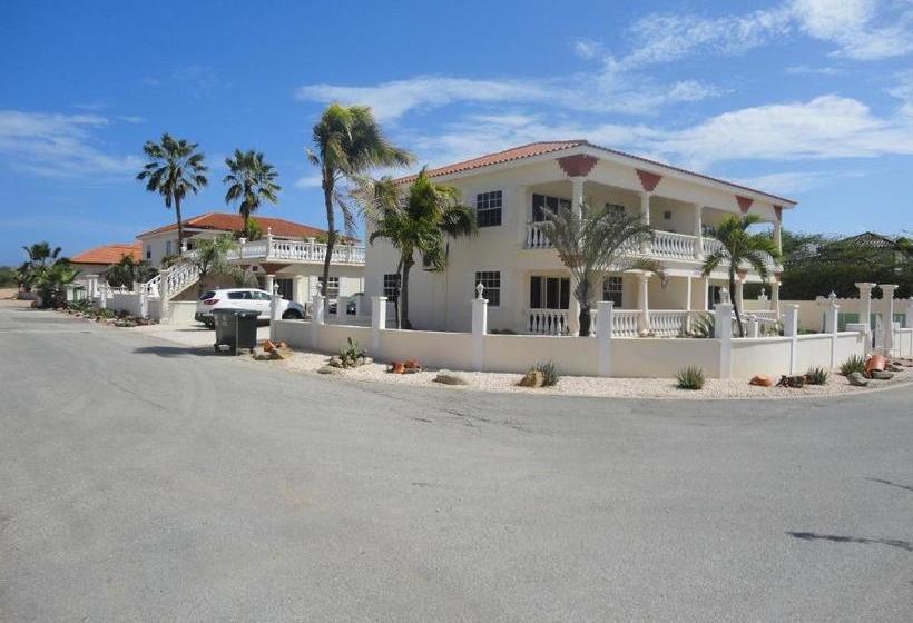 Landslake Apartments