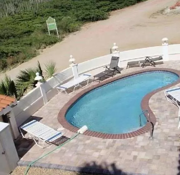 Landslake Apartments