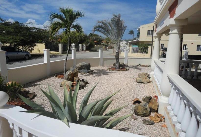 Landslake Apartments