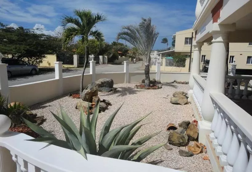 Landslake Apartments