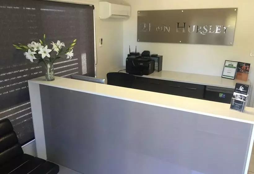 21 On Hursley Motel Apartments