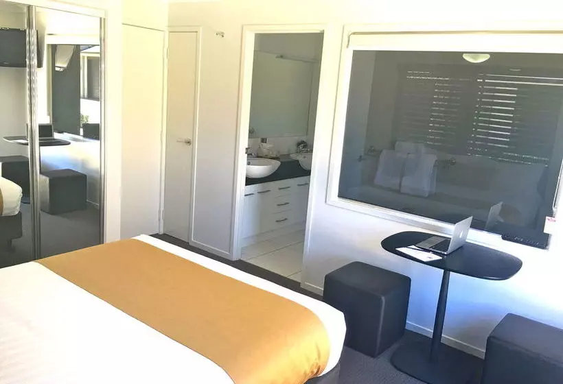 21 On Hursley Motel Apartments