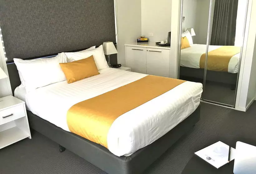 21 On Hursley Motel Apartments