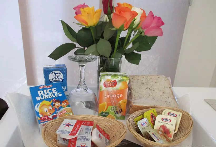 21 On Hursley Motel Apartments